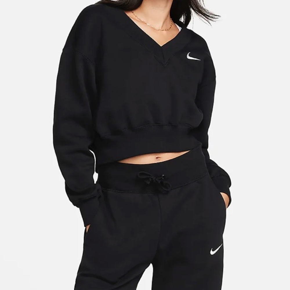 🖤NWT Nike Phoenix Fleece Cropped V Neck Top🖤